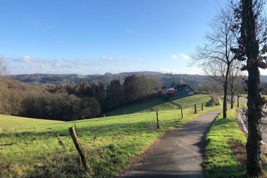 Ferienwohnung Und Monteurwohnung Matthies Naehe Koeln 30Km Kürten エクステリア 写真